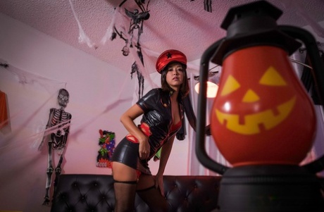 September Reign model porn photos