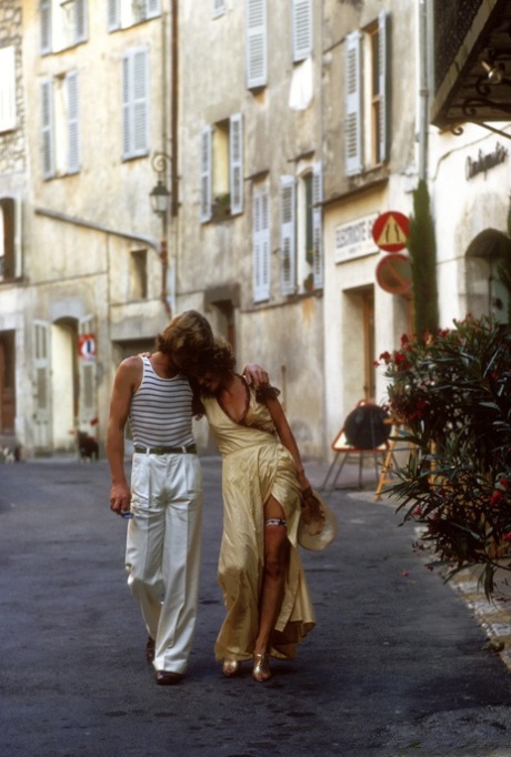 la nonna seduce il ragazzo hd gratuito Immagine