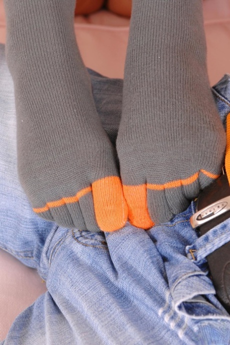 cute feet top img
