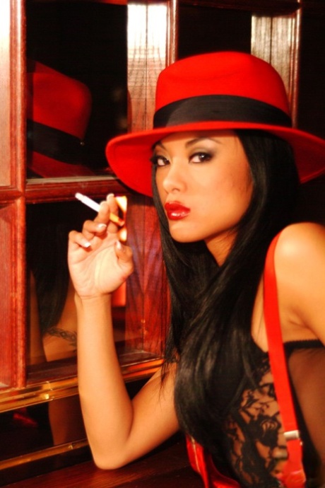 smoking sexy naked pictures