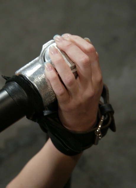ラテン系BDSM セクシーxxx 写真