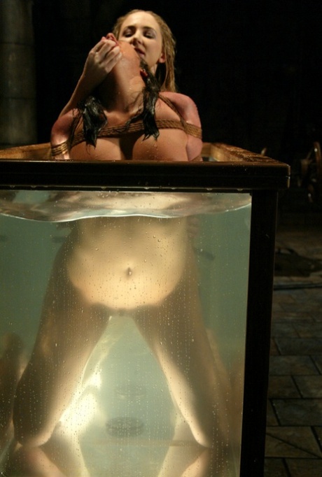 underwater free sexy pictures