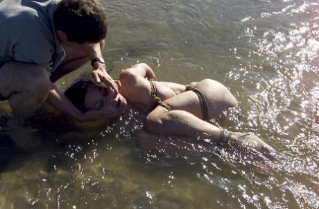 BDSM al aire libre desnudo de alta calidad archivo