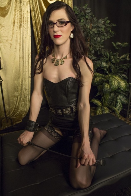 dominatrice trans più bello img