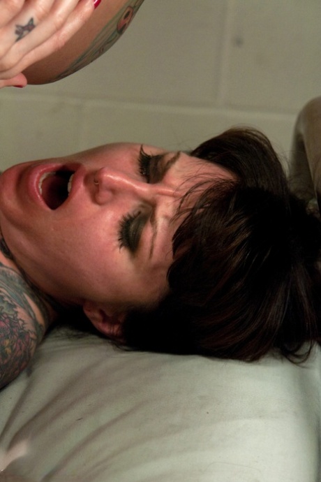 shemale bondage top nøgen arkiv