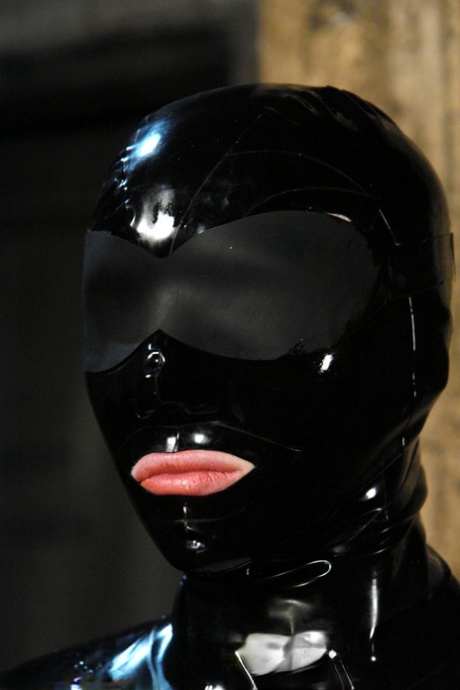 latexové BDSM akty horké fotografie
