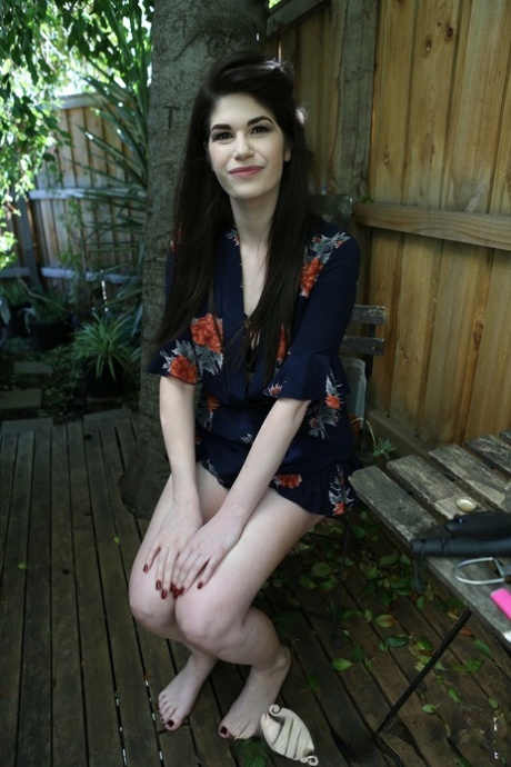 pale brunette art nude img