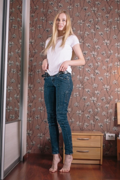 背の高いレズビアン セクシーヌード 画像