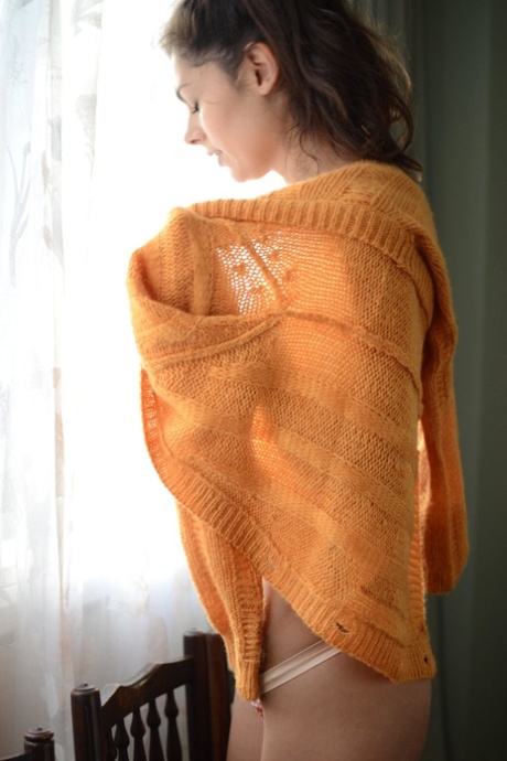 赤毛の教師 アダルト 画像