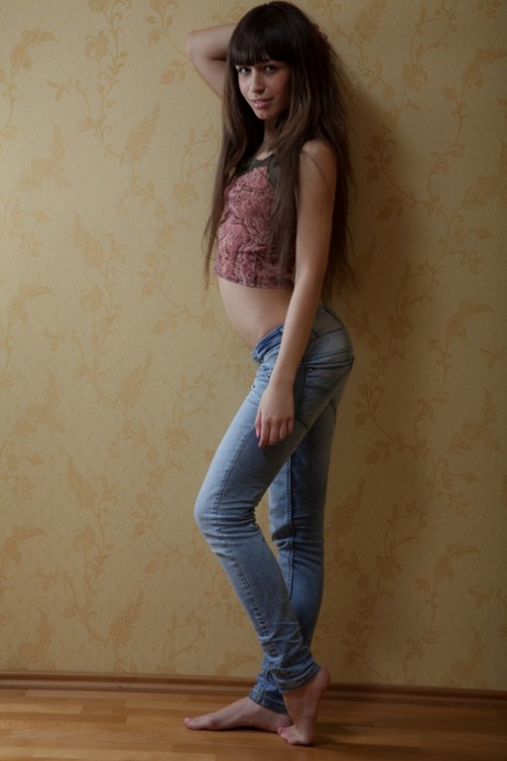 jeans skinny pornographique nu photo