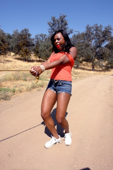 ebony bondage xxx galleries