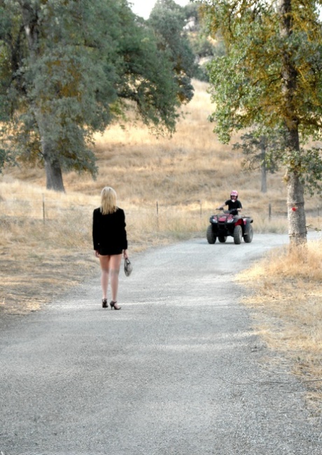 outdoor bdsm beautiful xxx images