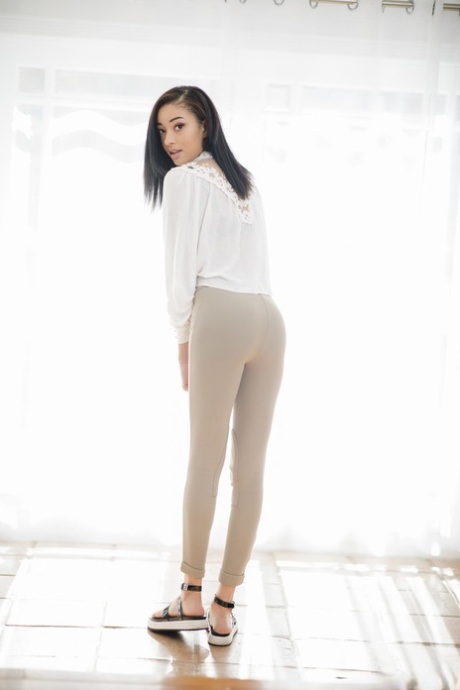 舞台裏 セクシー裸 ギャラリー