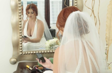 Lennox Luxe pretty actress images