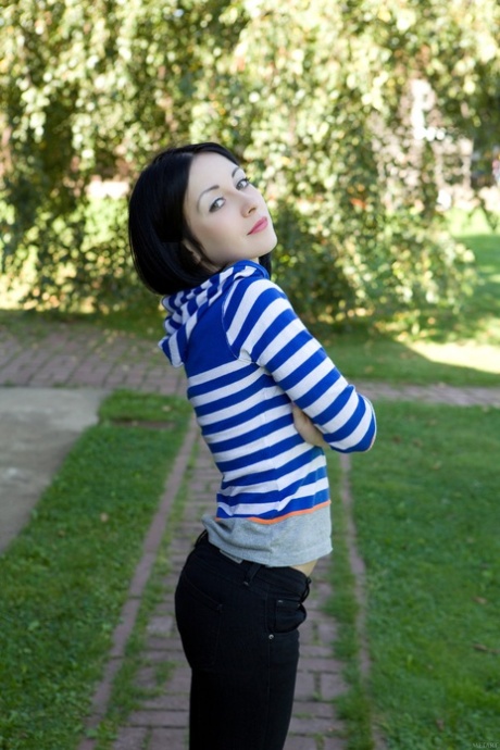clothed teen hot nude pics