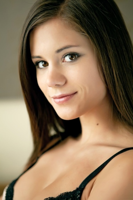 petite brunette art porn picture