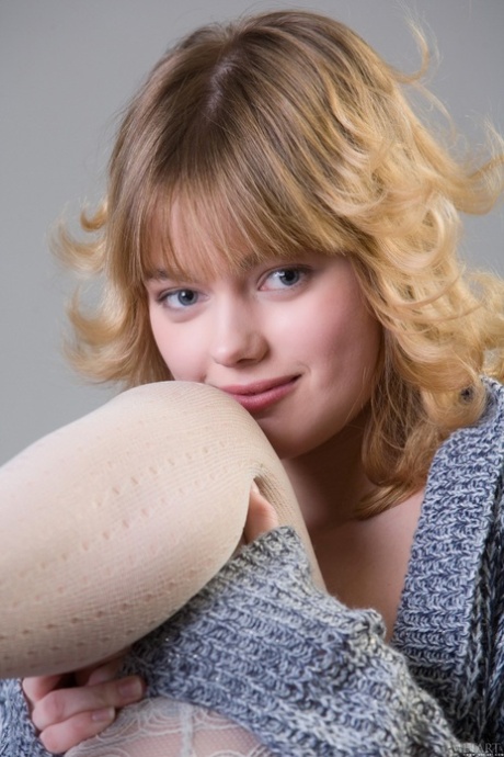 sweater hot photos