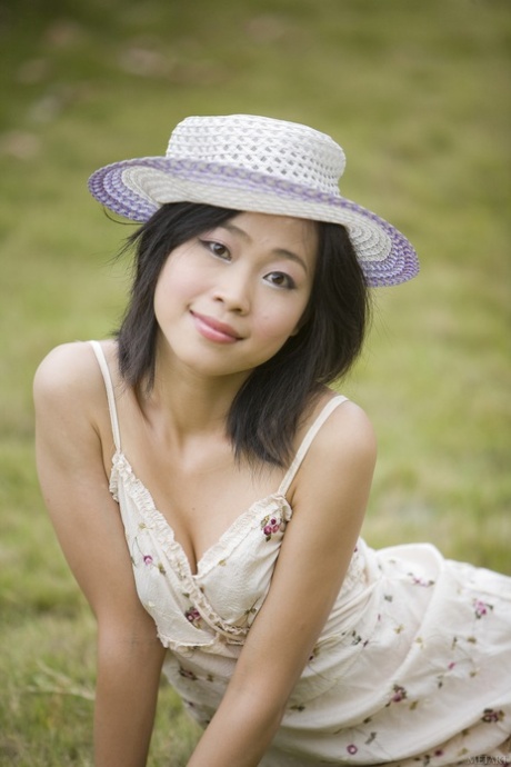 giovane asiatica pelosa porno artistico archivio