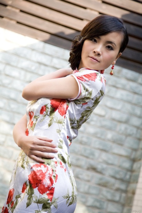 毛深いアジア人ティーン ヌード 写真