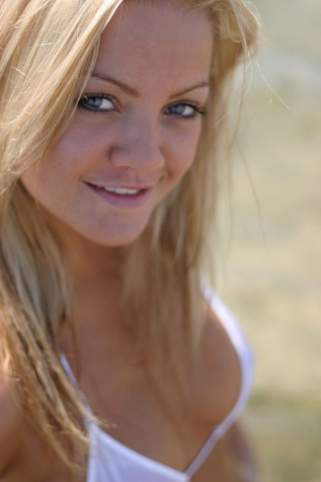 blond bikini erotiskt hett arkiv