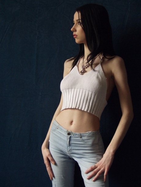 skinny model exclusive picture
