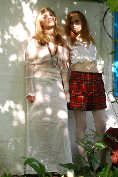lesbian skirt porn archive