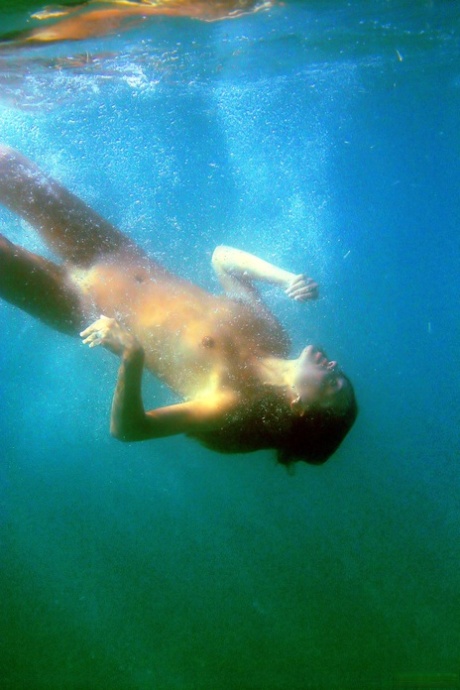 underwater hot sexy img