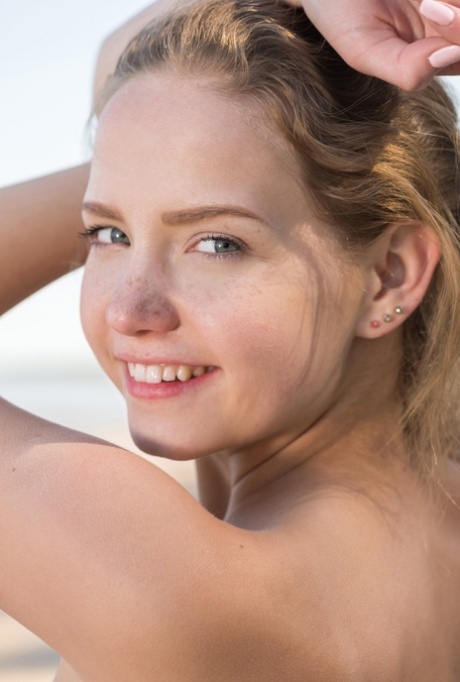 süße blonde Teenagerin sexy perfekte bilder