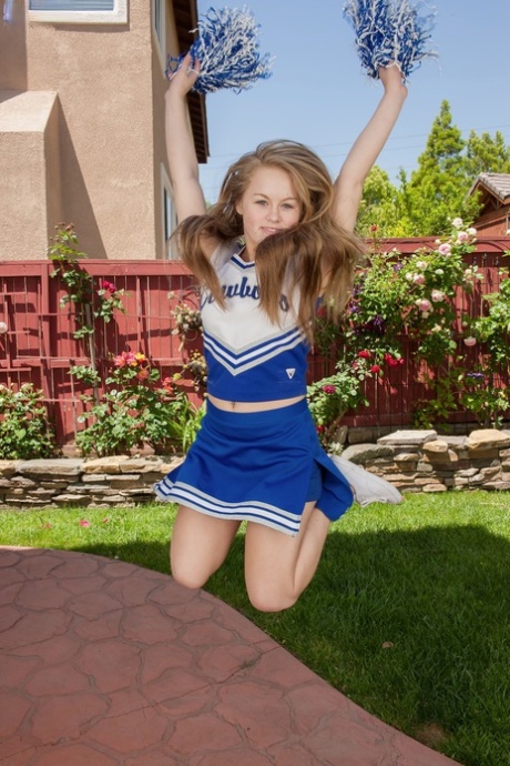 teen armpit pornographic photo