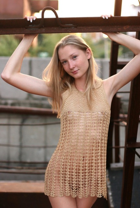 dünnes Modell nackt sexy bilder