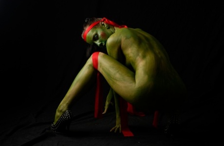 giovane nera paffuta nudo in alto immagini