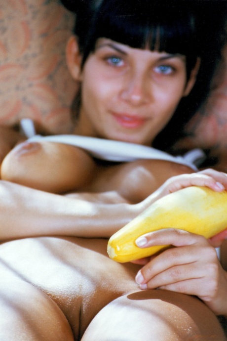 Eva Black pornstar erotic pic
