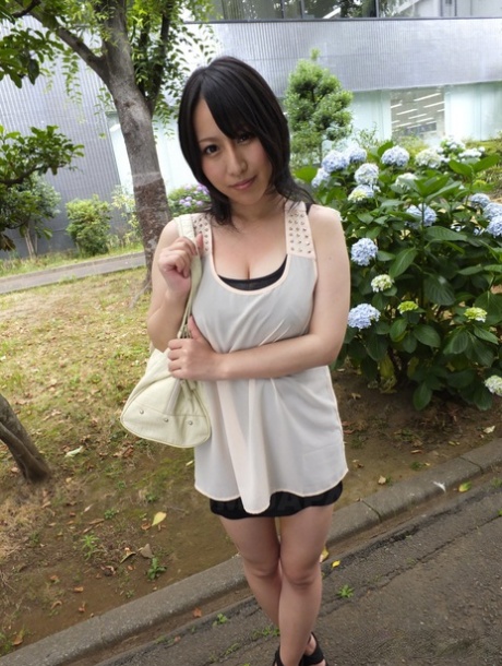 asian housewife beautiful porn image