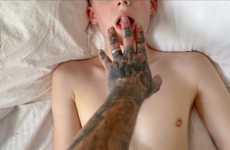 adolescente seins nus beau nu img