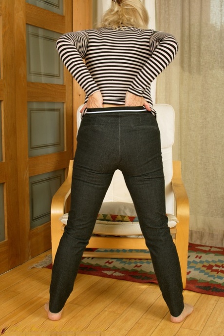 jeans matures nu xxx des photos