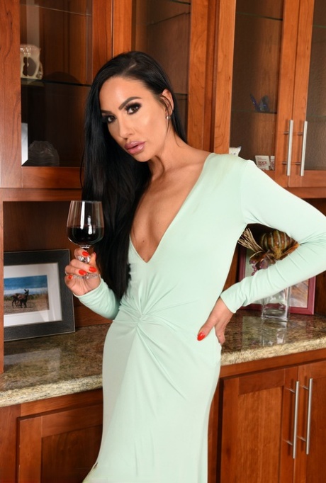 Tiffany Brookes model porn archive