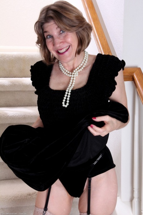 middle aged women hot sex photo