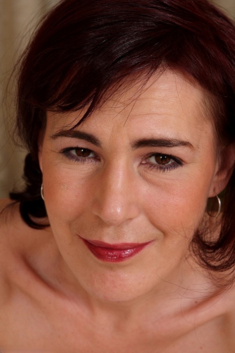 visage mature parfait xxx image