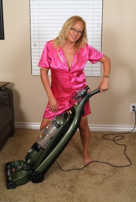 nerdy milf free sex pic