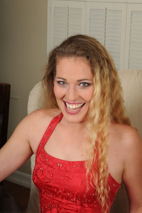 Daisy Layne pretty pornstar images