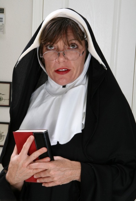 freira pelada gostosa fotos
