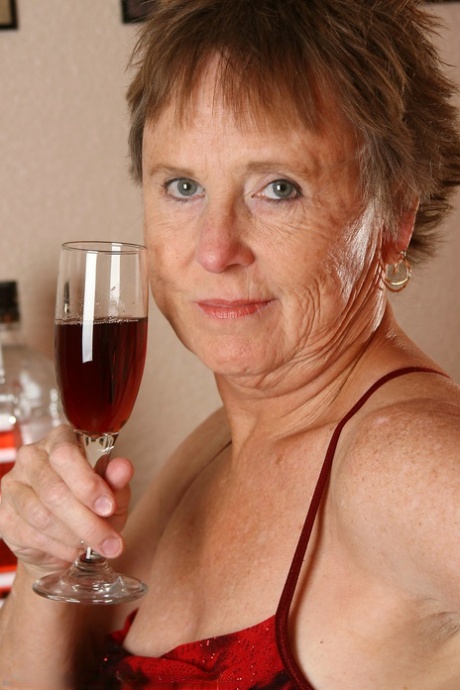 veldig gammel bestemor sexy høy kvalitet bilder