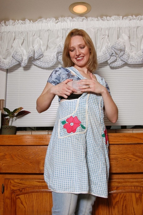 amateur housewife art porn images