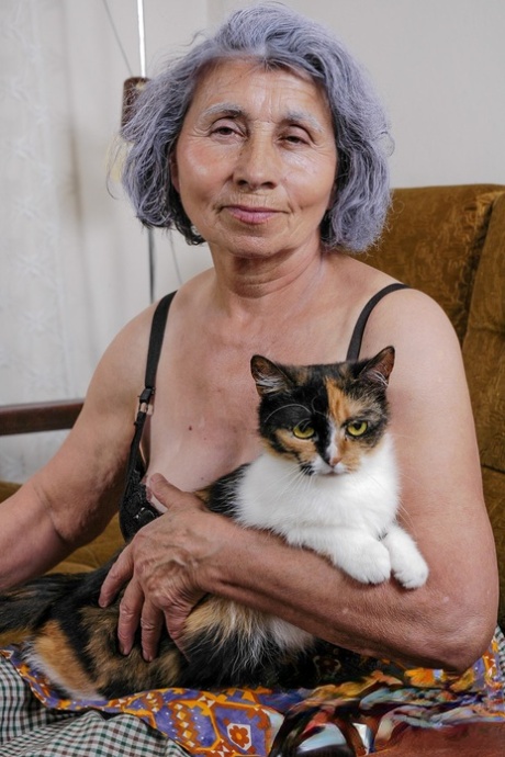 gammal hårig mormor hd exklusiv gallerier