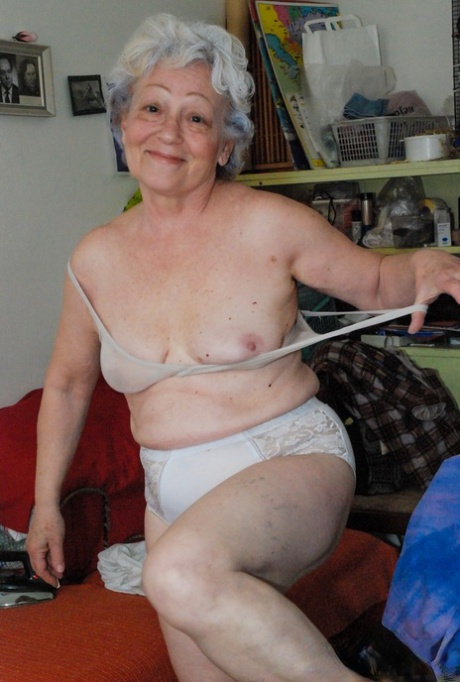 granny small tits xxx galleries