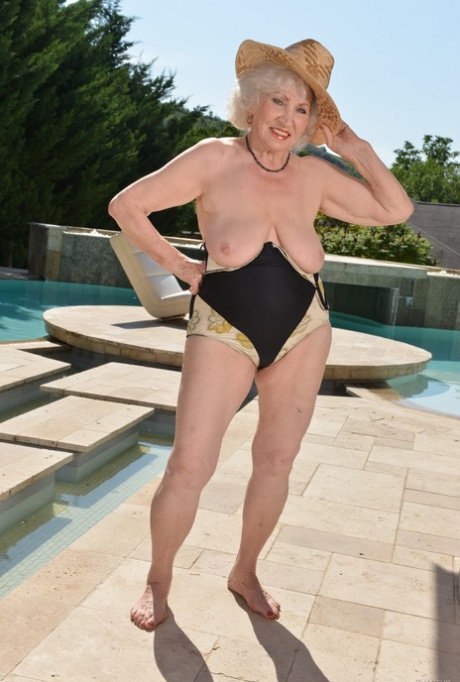 grand-mère de plus de 70 ans porno sympa collection