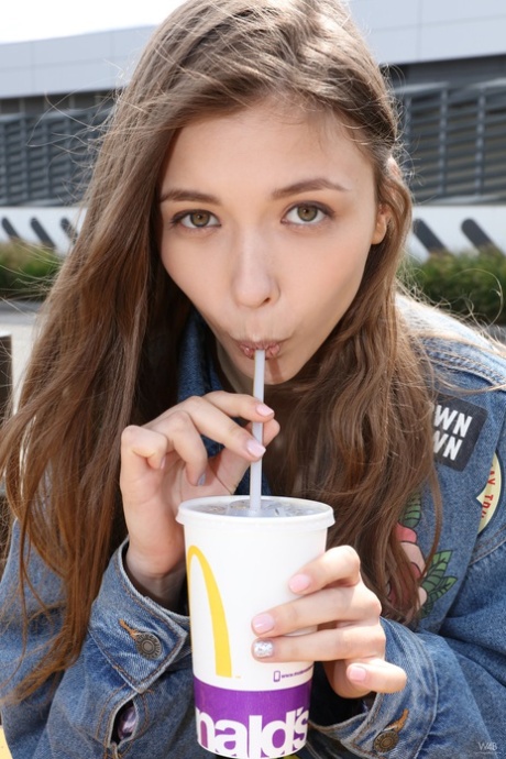 妈妈儿子 自由裸體 圖片