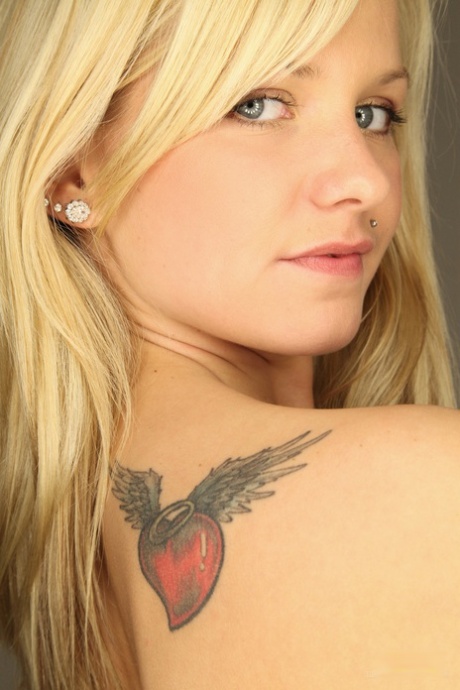 tatovert tenåring eksklusiv porno gallerier