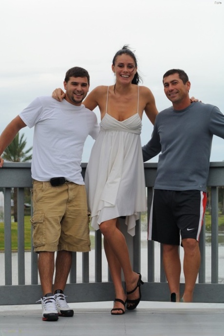 tall brunette best photo