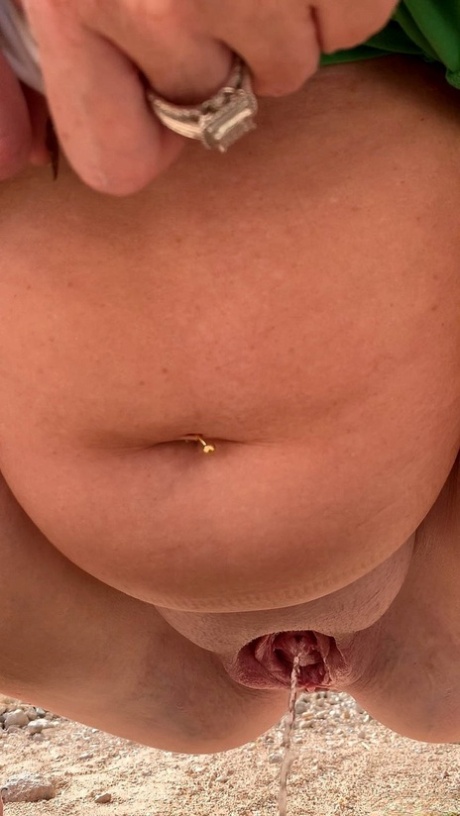 dicke Frau rasierte Muschi kunst nackte foto